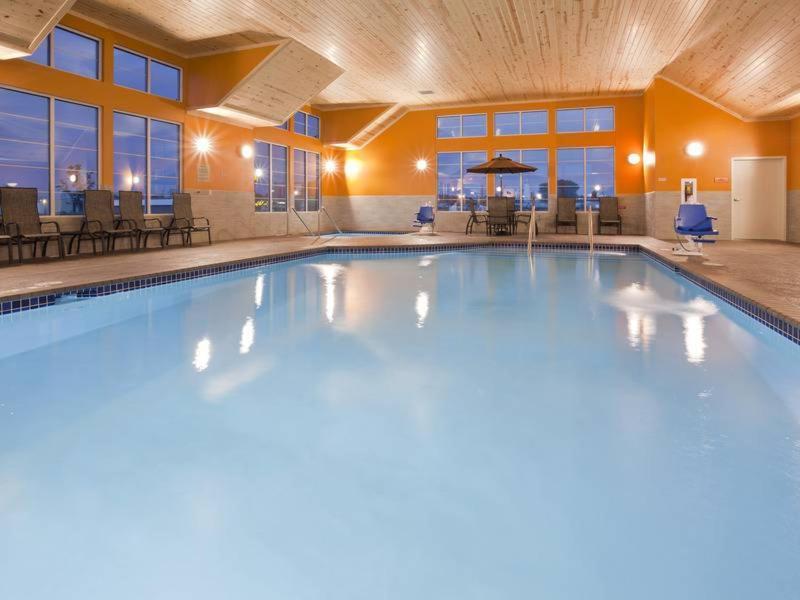 Hotel Grandstay & -