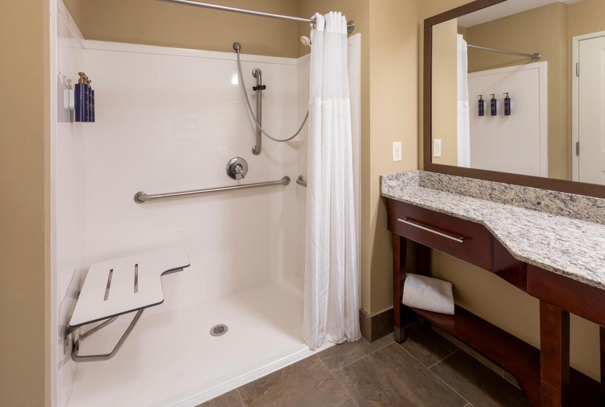 Grandstay & -
